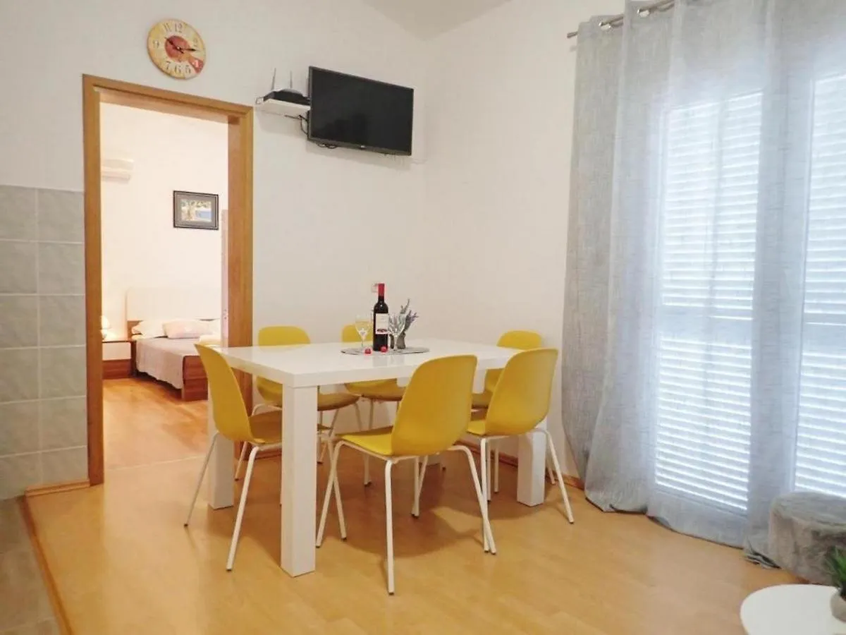 Apartments By The Sea Seline, Paklenica - 21208 Seline