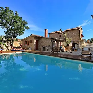 Apartment Stone House Magarac, Seline